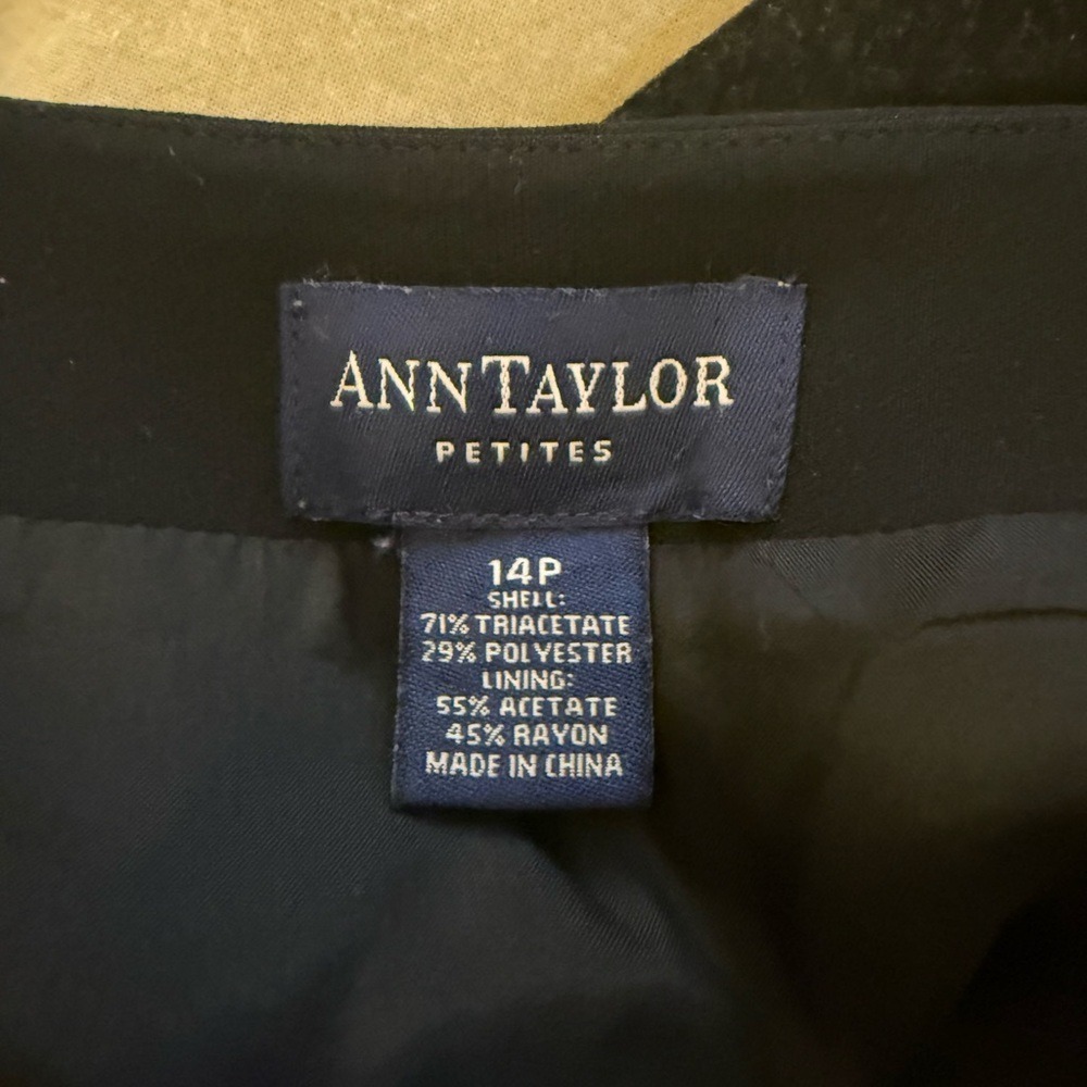 Ann Taylor Petites Black Pleated Hem Skirt Size 14P Work Career Classic - Picture 12 of 13